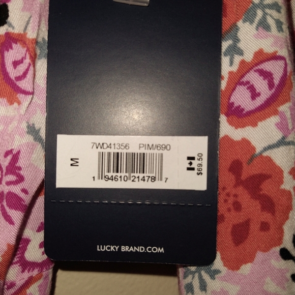 🆕Lucky Brand 🍀 Floral Wrap Top Size M - Picture 11 of 11